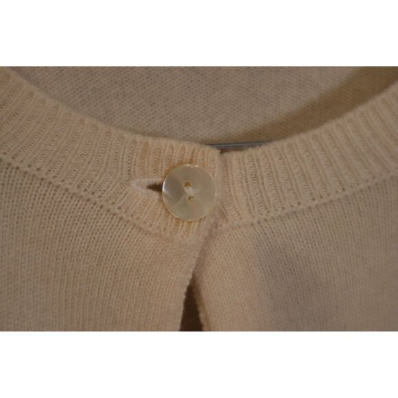 Neiman Marcus Cashmere Collection Women's Beige Button-Up Cardigan Sweater Size - Picture 5 of 10